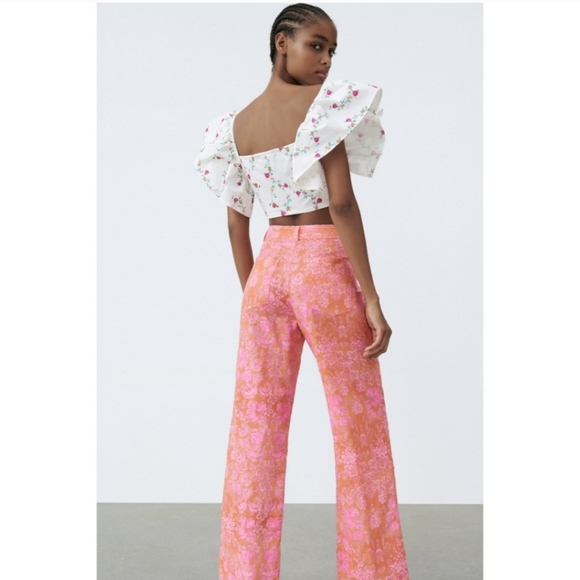 🆕️ Zara Floral Ruffle Top - Picture 3 of 4